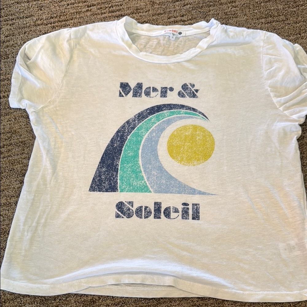 Sundry Graphic Tee with Wave Design. Mer & Soleil
